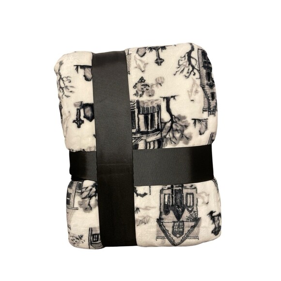 Cynthia Rowley Halloween Haunted House Ghosts Full/Queen 90” x 90" Blanket Throw - Picture 3 of 4